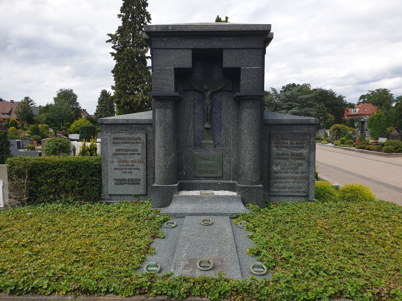 Grabstätte der Familie Stephan Schilgen senior auf dem Friedhof Nordwalder Straße